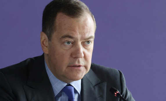 Медведев: Русия може да поиска пълна капитулация на режима в Киев