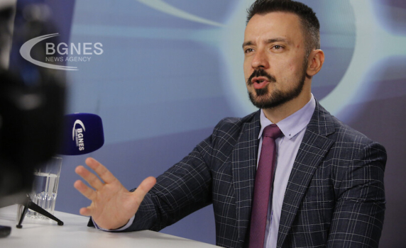 Кристиян Шкварек: Градската десница у нас е левица, Василев е най-левият финансов министър