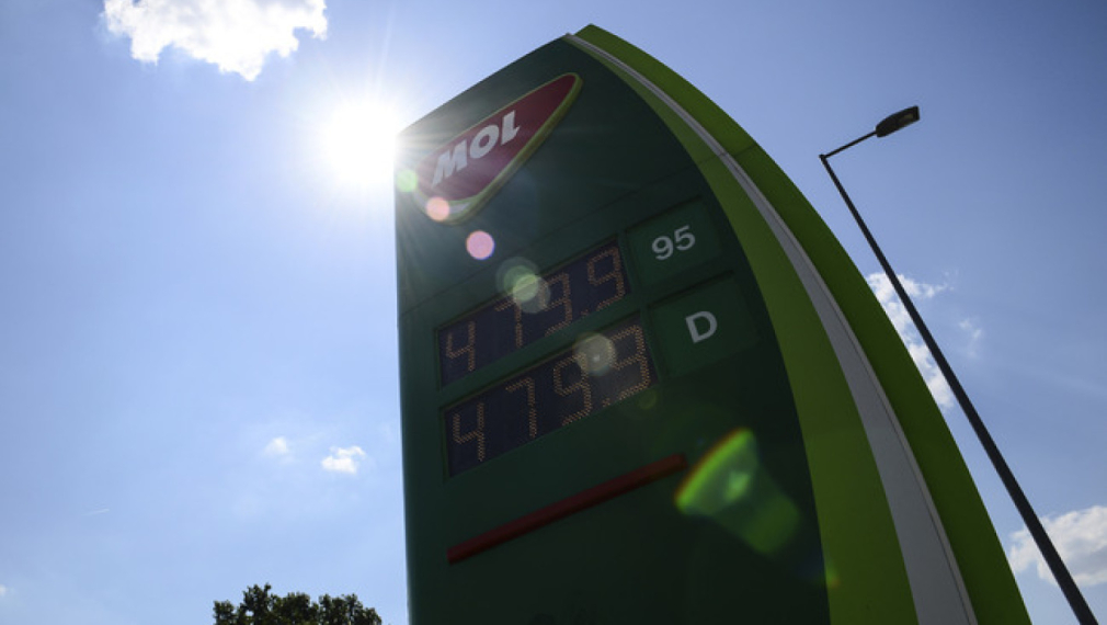 Унгария ще продължи да прилага таван на цените на горивата и храните