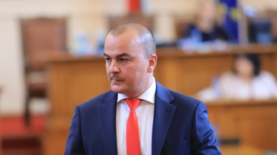 Следвайте Гласове в Председателят на земеделската комисия в предишния парламент Пламен Абровски