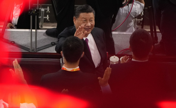 Китай отмени 60% от полетите в страната, Си Дзинпин е под домашен арест?