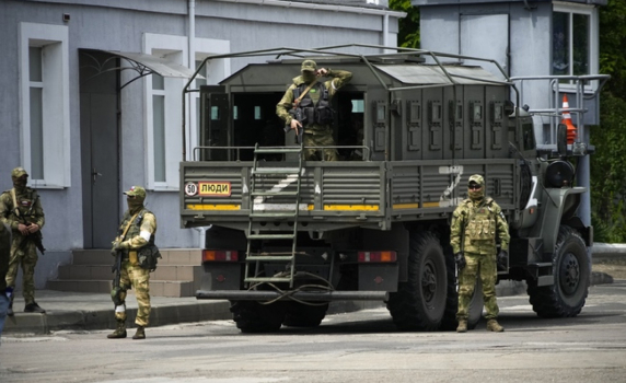 Назначените от Москва власти обвиниха Украйна за ракетен удар срещу хотел в Херсон