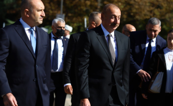След срещата Радев- Алиев: Възможни са доставки на допълнителни количества природен газ за България