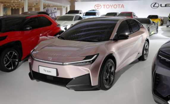 Toyota: пълното преминаване към електрически превозни средства не може да се случи в срока, даден от политиците