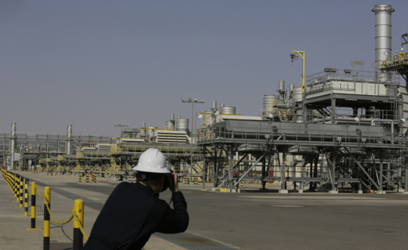 "Ройтерс": Решението на ОПЕК+ да намали добива на петрол засилва опасенията за скок на инфлацията