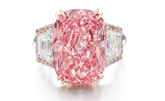 Розов диамант постави рекорд на търг
