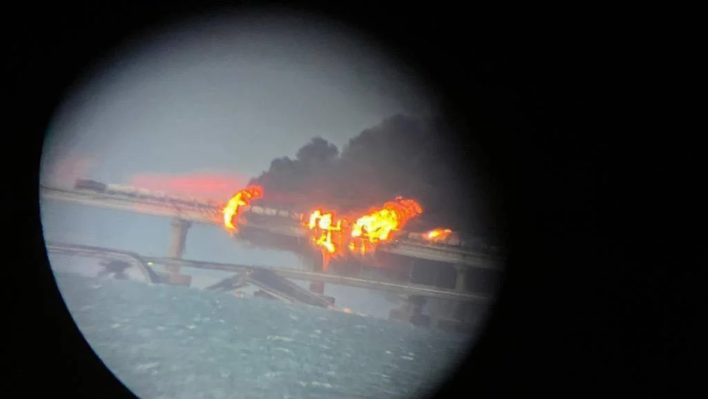 УНИАН: Взривяването на Кримския мост е организирано и проведено от украински командоси (видео)