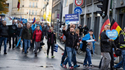 Следвайте Гласове в Хиляди протестираха в Берлин срещу високите цени на