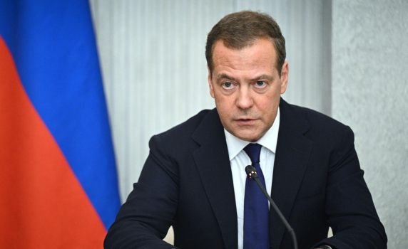 Медведев се обяви за смяна на Зеленски и политическото ръководство в Киев