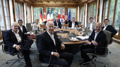 Лидерите от Г 7 по време на срещата си в Елмау