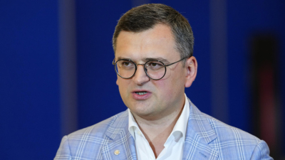 Следвайте Гласове в Украинският министър на външните работи Дмитро Кулеба