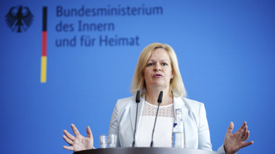Германският министър на вътрешните работи Нанси Фезер Снимка АПСледвайте Гласове