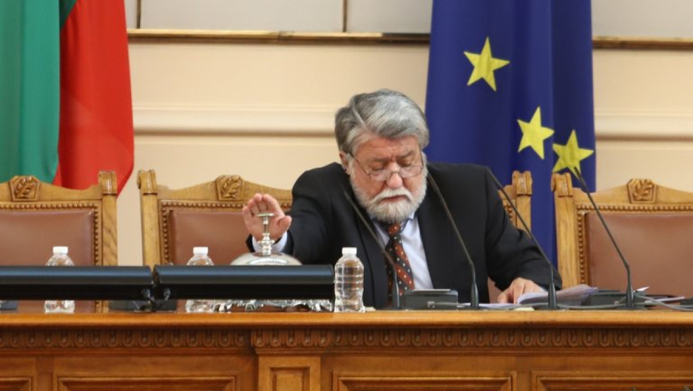 Парламентът отново не успя да си избере председател