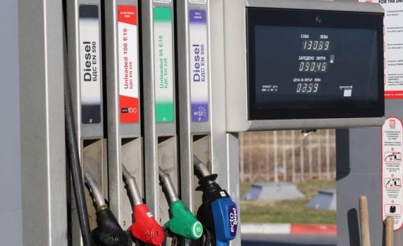 Отстъпката от 25 ст. за бензин и дизел спира в началото на декември