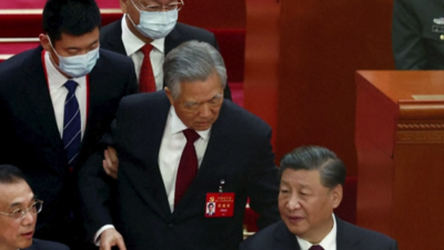 Следвайте Гласове в Предишният китайски президент Ху Цзинтао беше отстранен от