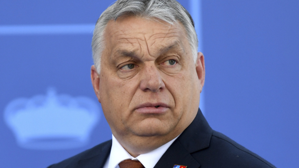 Следвайте Гласове в .Унгарският премиер Виктор Орбан направи днес завоалирано