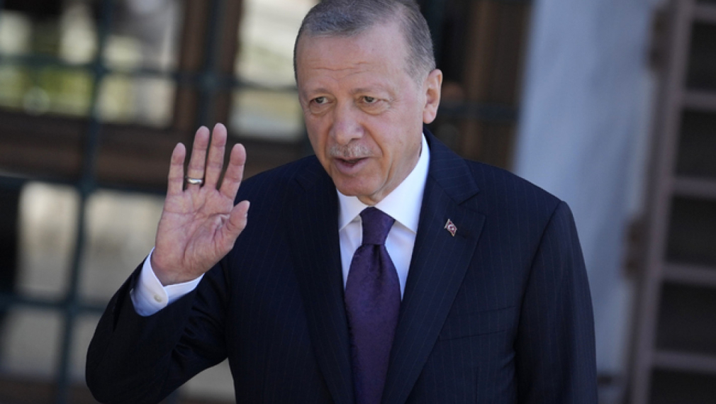 Следвайте Гласове в .Турският президент Реджеп Тайип Ердоган ще представи