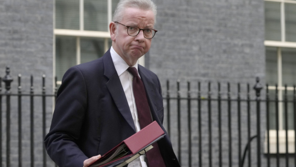 Британски министър: Консерваторите дължат извинение за избора на Лиз Тръс