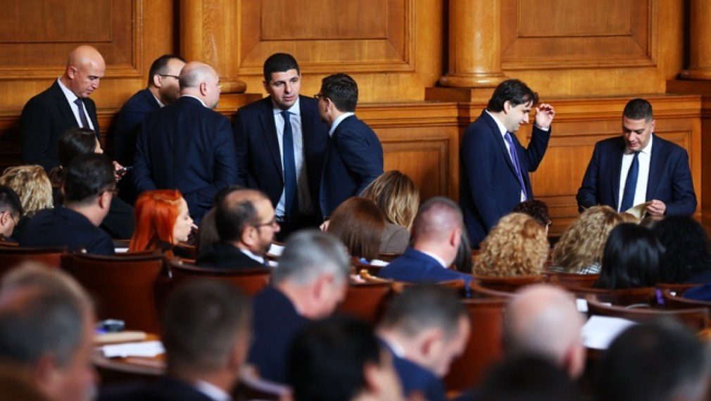 Парламентът решава дали да дадем оръжия на Украйна