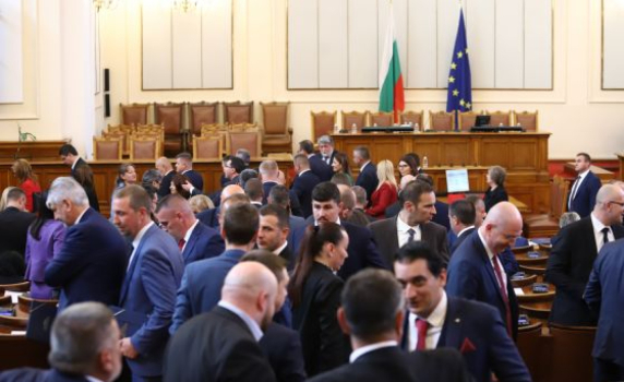 На живо от парламента за оръжията за Украйна