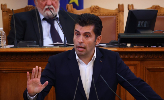 ПП: Задкулисието се връща с бюлетина, ГЕРБ отвърна: Промяната се сведе до парапет