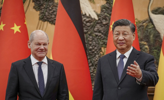 Шолц призова Китай да упражни влиянието си върху Русия, за да спре войната в Украйна