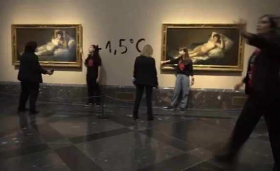 Екоактивисти залепиха ръцете си за две творби на Гоя в музея "Прадо" в Мадрид