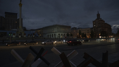 Киевският площад Независимост през нощта Снимка АПСледвайте Гласове в Украински