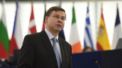 Заместник председателят на ЕК Валдис ДомбровскисСледвайте Гласове в ЕС няма да