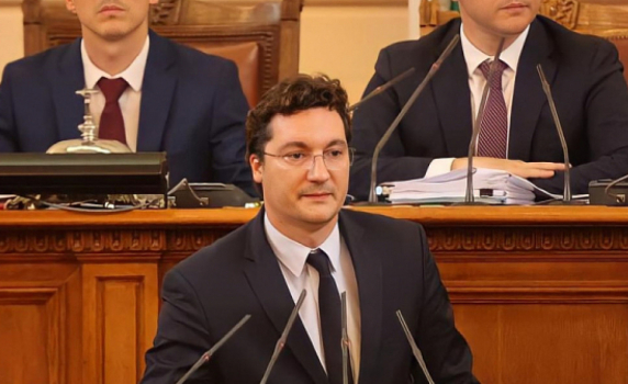 Парламентът намали глобите за обида и клевета