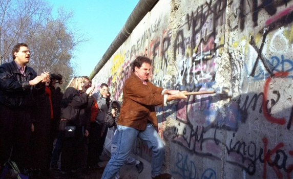 Германия отбеляза 33 г. от падането на Берлинската стена