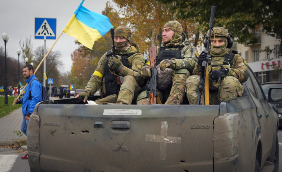 "Ню Йорк Таймс": Западът разглежда Украйна като полигон за най-новите оръжия