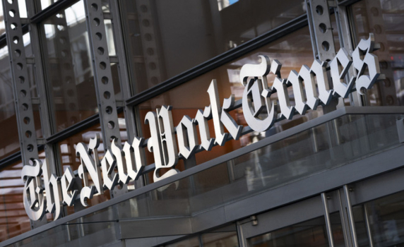 Мъж с брадва и меч опита да влезе в редакцията на в. „Ню Йорк таймс“