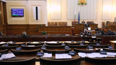Заседанието на Народното събрание не може да започне заради липса