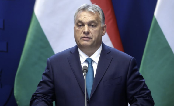 Украйна чака извинение от Унгария за запалянковския шал на Орбан