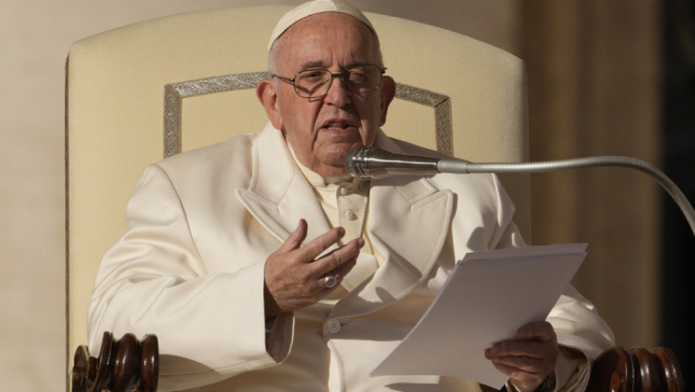 Папа Франциск: Лидерите на Украйна трябва да бъдат далновидни, за да осигурят мир
