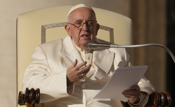 Папа Франциск: Лидерите на Украйна трябва да бъдат далновидни, за да осигурят мир