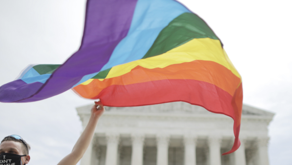 Сенатът на САЩ прие закон за защита на еднополовите бракове