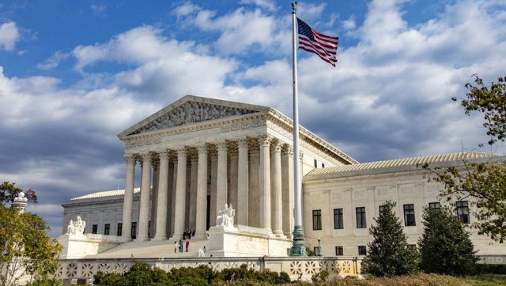 Върховният съд на САЩАвтор: Стивън Фарън, Следвайте Гласове в Задава се катастрофа! 