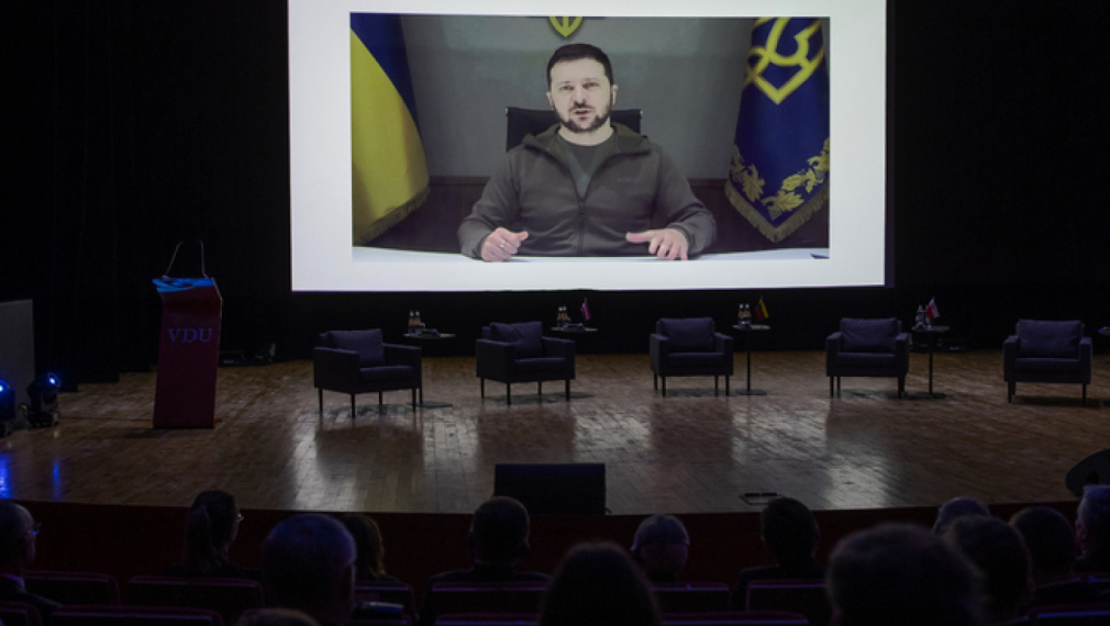 Следвайте Гласове в .Украинският президент Володимир Зеленски призова във видеообръщение