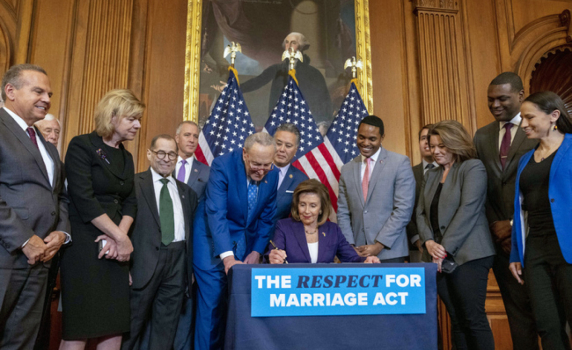 Конгресът на САЩ прие нов закон, защитаващ еднополовите бракове