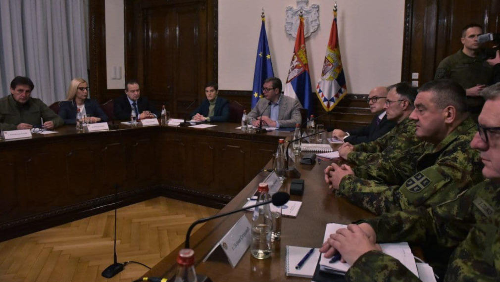 Сърбия прехвърля военна техника към Косово