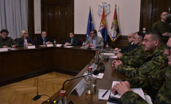 Сърбия прехвърля военна техника към Косово