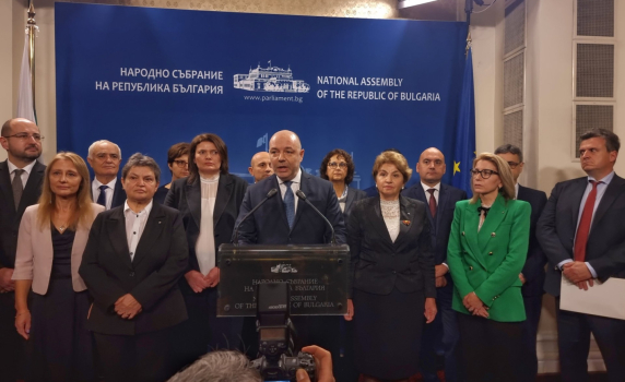Габровски и министрите му не искат да бъдат асоциирани с третия мандат
