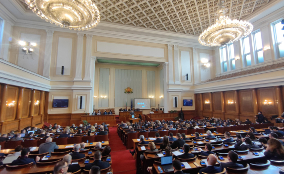 Парламентът ще гласува окончателно военната помощ за Украйна