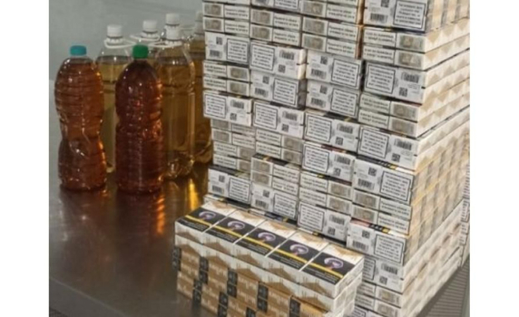 Мъж опита да излети за Лондон с 20 литра наливна ракия и над 1000 кутии цигари