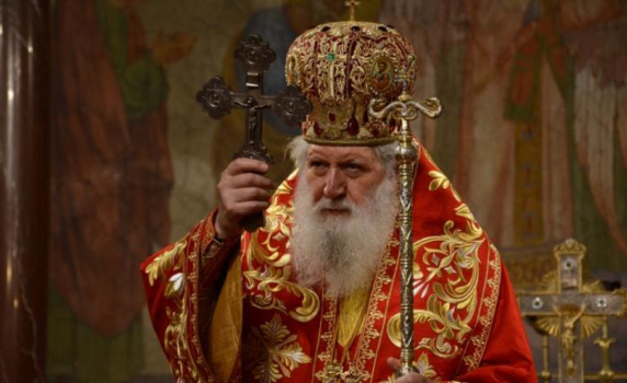 Патриарх Неофит: Да желаем и високо да ценим мира, който Господ донесе на земята с раждането Си като човек