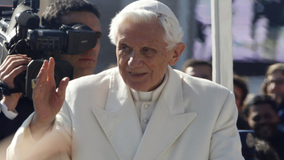 На 95 годишна възраст почина днес бившият папа Бенедикт ХVI предадоха