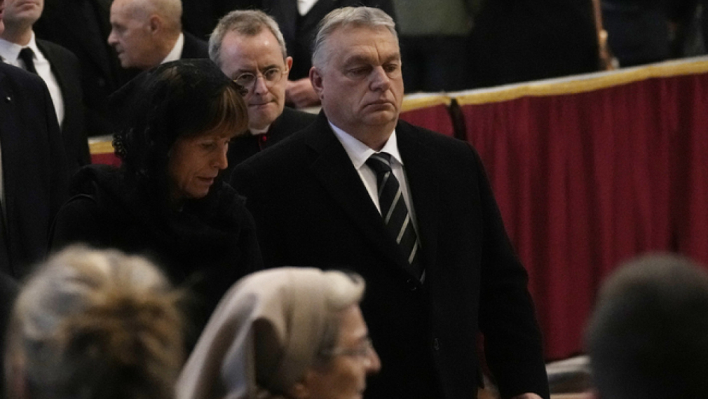 Виктор Орбан отдаде почит на папа Бенедикт ХVI