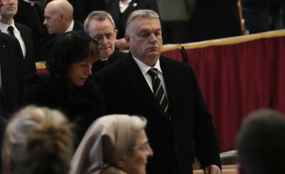 Виктор Орбан отдаде почит на папа Бенедикт ХVI